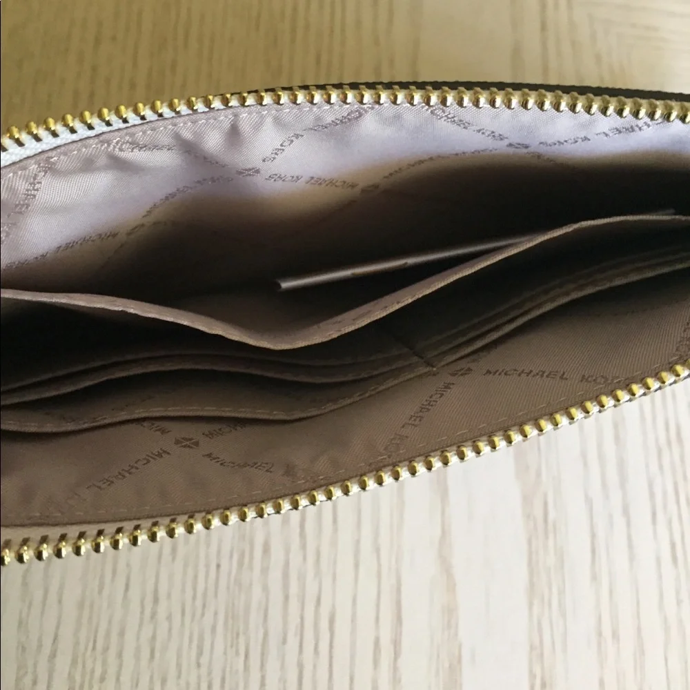 Michael Kors Vanilla, Luggage Clutch, Wristlet